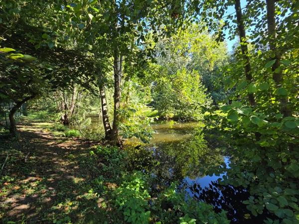 Vente                                                      Terrain
                        
                                         7718 m2                     à Laniscourt