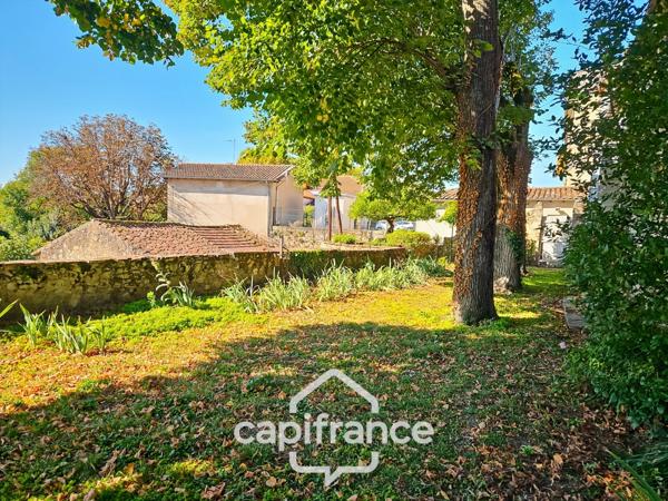 Propriété de caractère au cœur de Layrac 275m² habitable, Garage, jardin et terrain