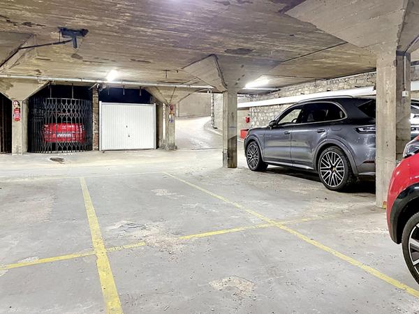 PARIS XIV - Gaité - Parking premium - PARIS