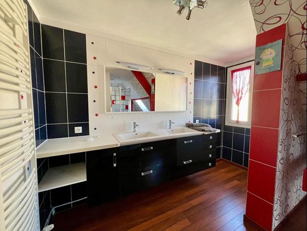 Belle maison familiale à Orry La Ville.