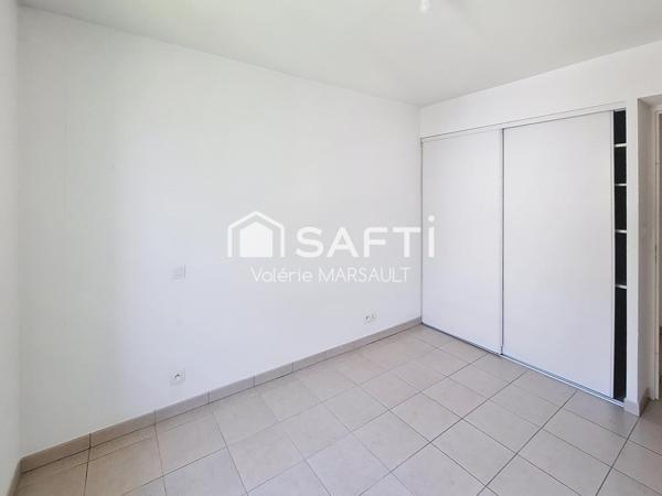 T3 lumineux avec terrasse et un box