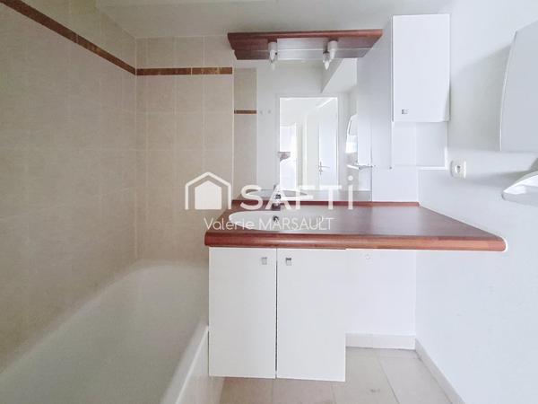 T3 lumineux avec terrasse et un box