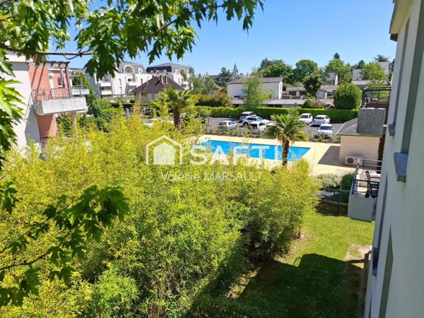 T3 lumineux avec terrasse et un box