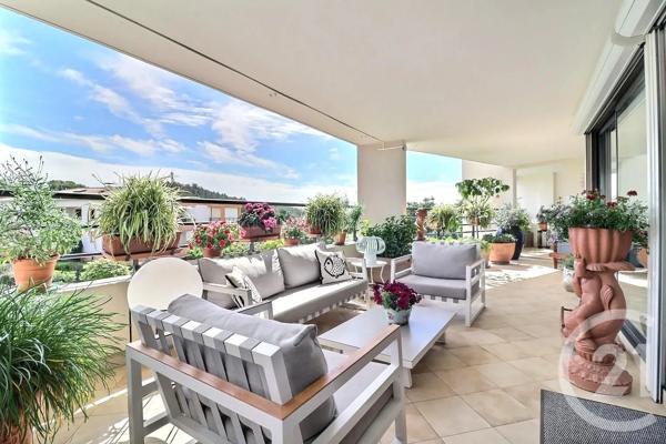Appartement F3 à vendre  3 pièces - 85 m 2   ST RAPHAEL  - 83