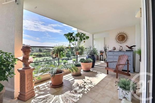 Appartement F3 à vendre  3 pièces - 85 m 2   ST RAPHAEL  - 83