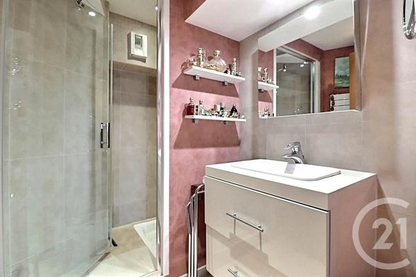 Appartement F3 à vendre  3 pièces - 85 m 2   ST RAPHAEL  - 83