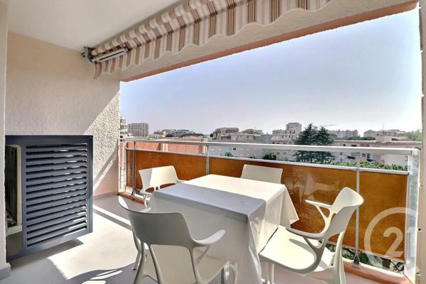 Appartement F3 à vendre  3 pièces - 85 m 2   ST RAPHAEL  - 83