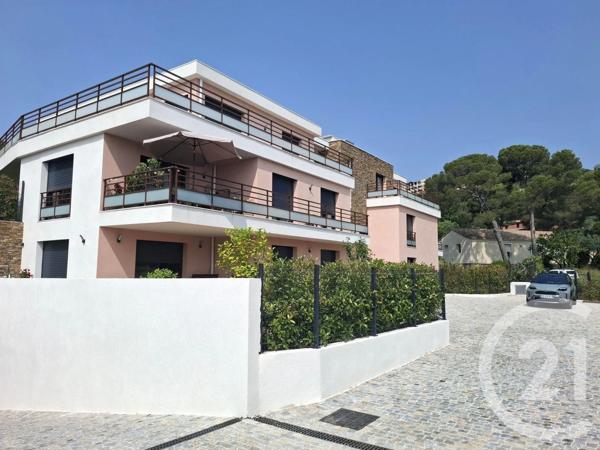 Appartement F3 à vendre  3 pièces - 85 m 2   ST RAPHAEL  - 83