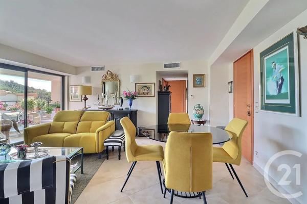 Appartement F3 à vendre  3 pièces - 85 m 2   ST RAPHAEL  - 83