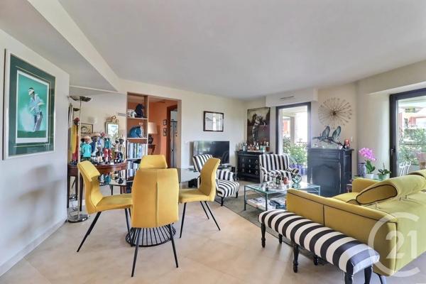 Appartement F3 à vendre  3 pièces - 85 m 2   ST RAPHAEL  - 83