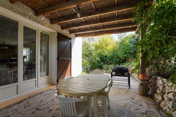 Maison de 130m² de 6 pièces au calme, sous sol et jardin de 550m²