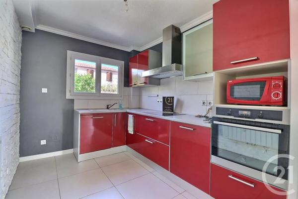 Maison à vendre  3 pièces - 91,60 m 2   FREJUS  - 83