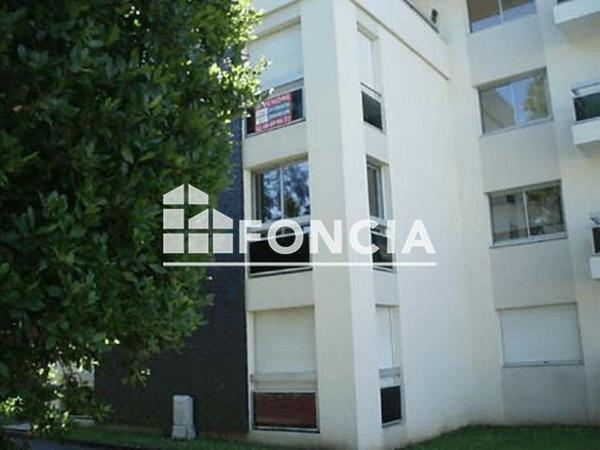 Location Studio 29.2 m² - 6 RUE DE ROSMADEC Quimper 29000