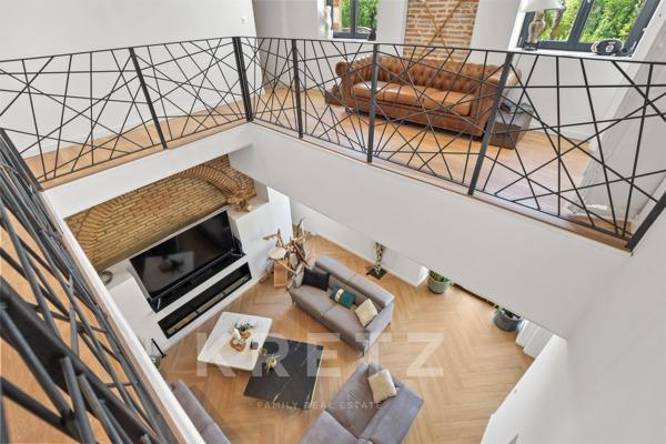 Maison bourgeoise 310m2 rénovée avec jardin, piscine et garage
