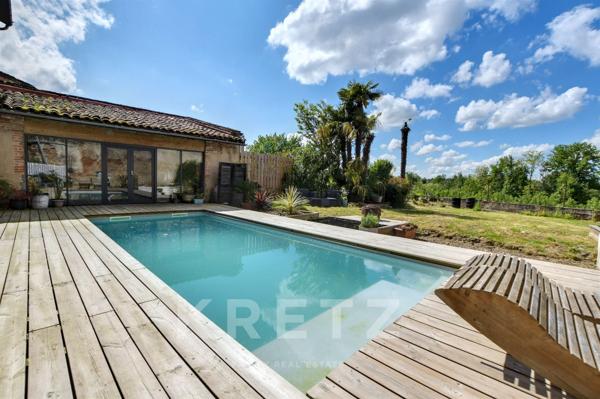 Maison bourgeoise 310m2 rénovée avec jardin, piscine et garage