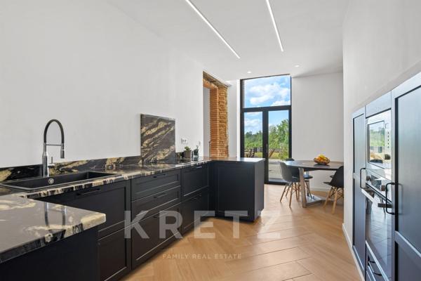 Maison bourgeoise 310m2 rénovée avec jardin, piscine et garage