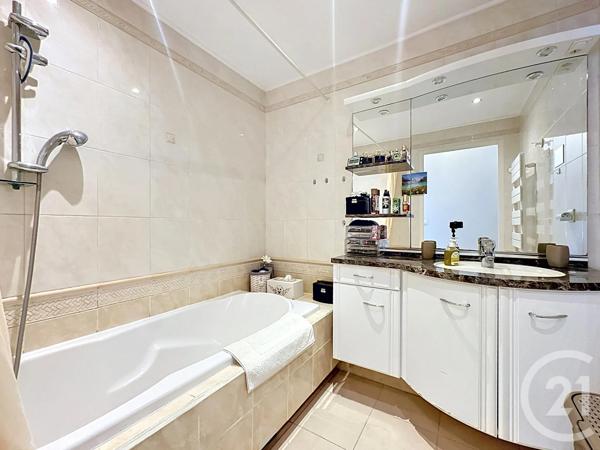 Appartement F3 à vendre  3 pièces - 75 m 2   MOUGINS  - 06