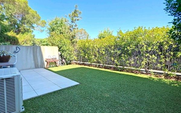 Appartement à vendre    2 pièces • 47 m2 Fréjus