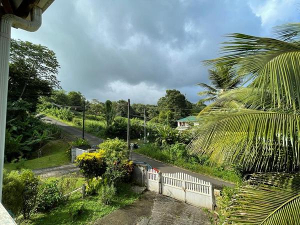 Villa de 192m² sur un terrain de 910m² située à Saint-Joseph