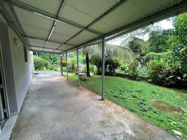 Villa de 192m² sur un terrain de 910m² située à Saint-Joseph