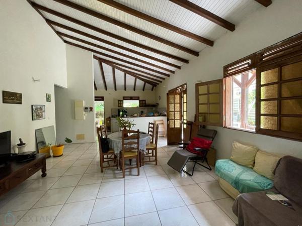 Villa de 192m² sur un terrain de 910m² située à Saint-Joseph