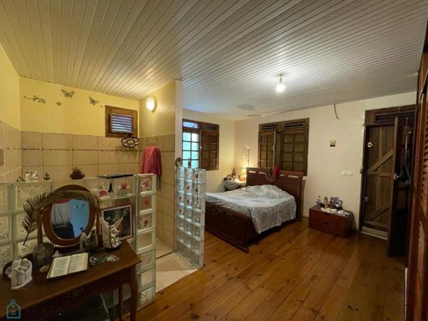 Villa de 192m² sur un terrain de 910m² située à Saint-Joseph