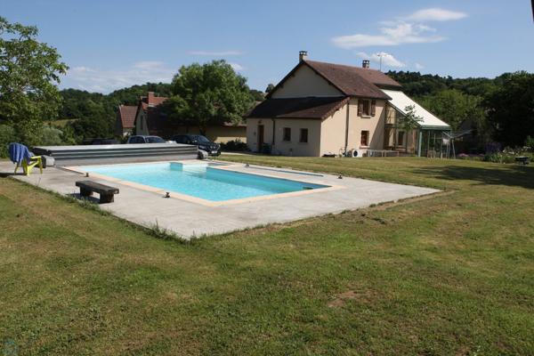 SUPERBE PROPRIETE AVEC GITE 3 ETOILES ET VASTE TERRAIN DE 6250 M2