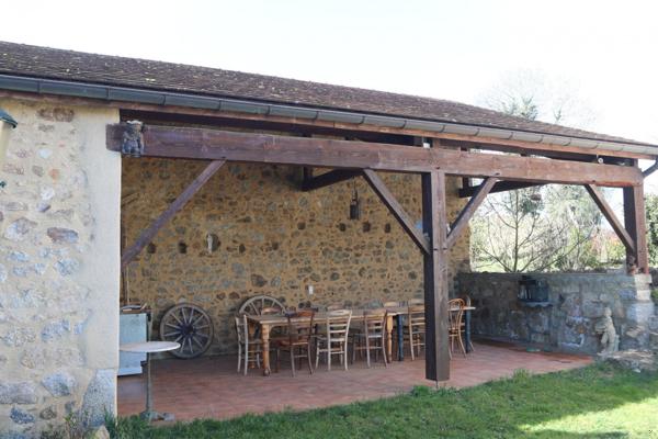 SUPERBE PROPRIETE AVEC GITE 3 ETOILES ET VASTE TERRAIN DE 6250 M2