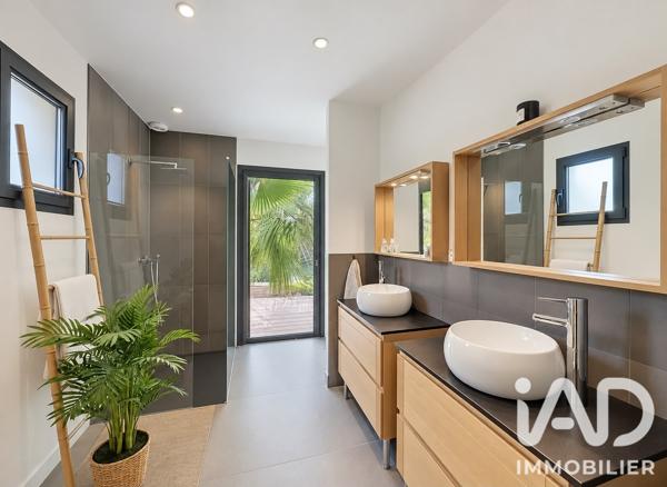 Maison à vendre 5 pièces 194,64 m² Marseille 13