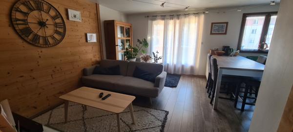 FAVERGES. APPARTEMENT 3 PIECES AVEC CAVE