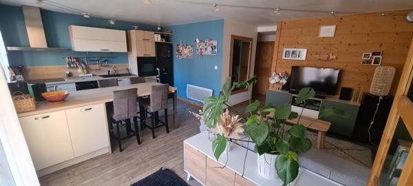 FAVERGES. APPARTEMENT 3 PIECES AVEC CAVE