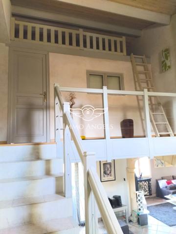 Maison spacieuse avec studio et piscine