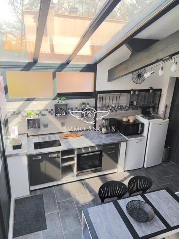 Maison spacieuse avec studio et piscine
