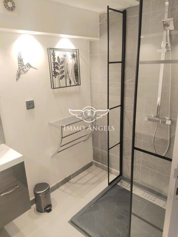 Maison spacieuse avec studio et piscine