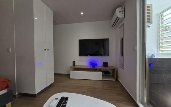 Appartement à louer    1 pièce •  Fort-de-France