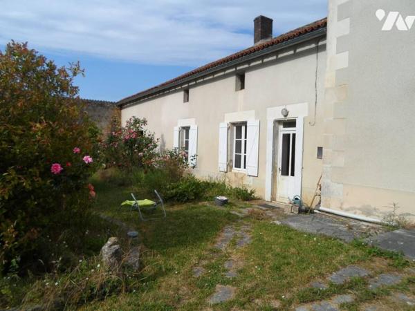 SAVIGNY-LEVESCAULT, deux maisons d'habitation mitoyennes à rénover (IDEAL INVESTISSEUR). La 1èr...