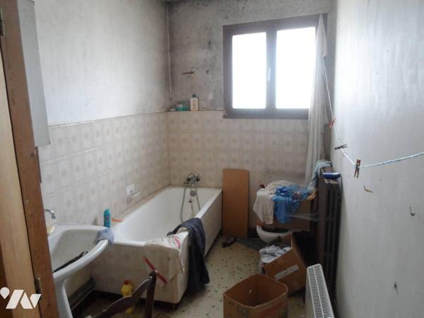 SAVIGNY-LEVESCAULT, deux maisons d'habitation mitoyennes à rénover (IDEAL INVESTISSEUR). La 1èr...