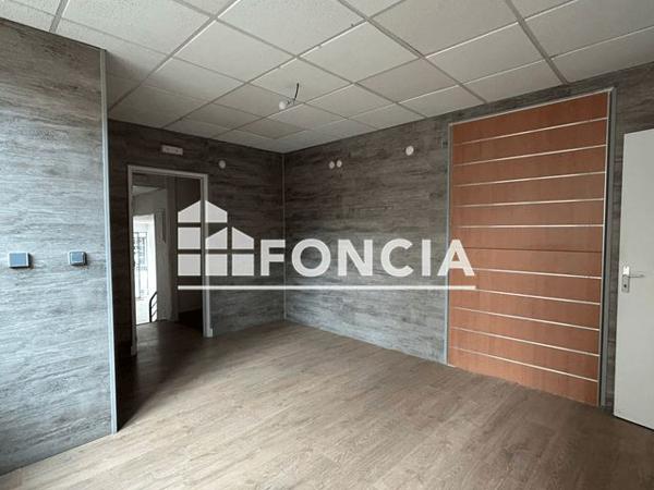 Location Local commercial 3 pièces 83 m² - 106 RUE GRANDE Orbec 14290