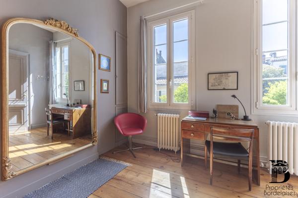 Magnifique maison en pierre 163 m² , jardin, piscine Bordeaux centre