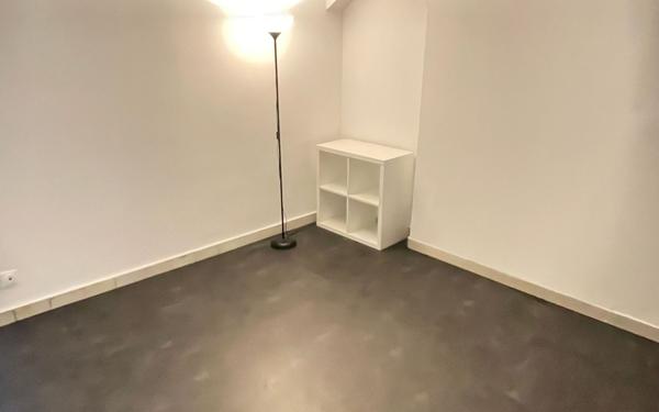 Appartement à vendre    1 pièce • 27,04 m2 Palaiseau