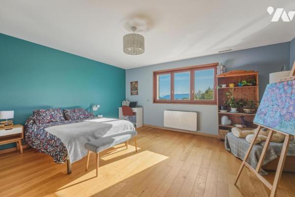 Thoiry – Élégante demeure familiale de 342 m² avec piscine couverte, appartement indépendant et vue 