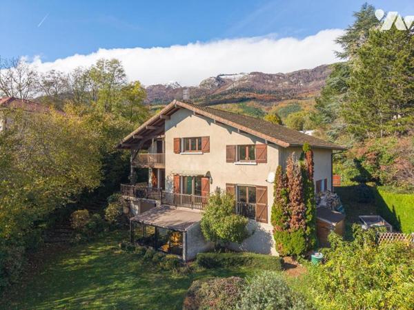 Thoiry – Élégante demeure familiale de 342 m² avec piscine couverte, appartement indépendant et vue 
