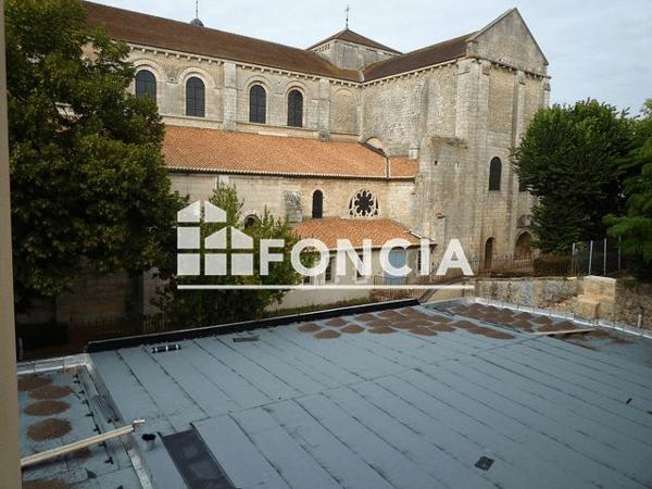 Location Appartement 3 pièces 74.53 m² - 2 RUE DU DOYENNE Poitiers 86000