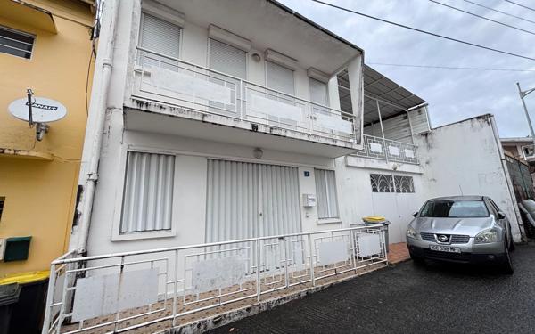 Maison à louer    3 pièces • 80 m2 Le Lamentin