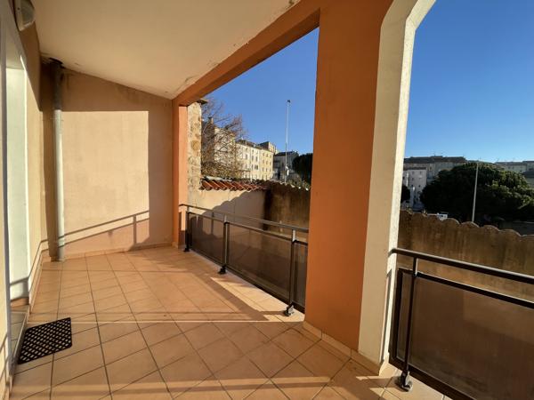 APPARTEMENT EN REZ-DE-CHAUSSEE