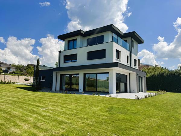 Loisin (74140) Villa contemporaine 2023 avec vue lac Léman, 207 m² habitables et terrasse panoramique