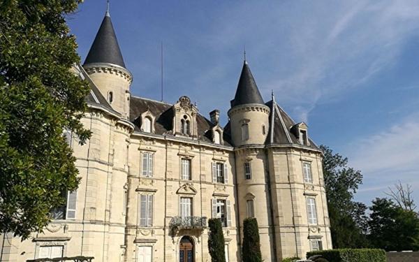 Appartement à louer    1 pièce •  Annesse-et-Beaulieu