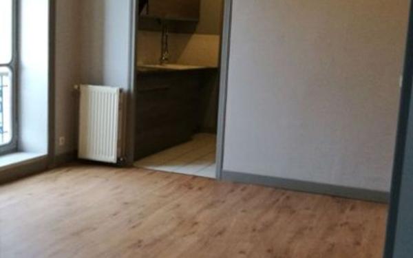 Appartement à louer    1 pièce •  Annesse-et-Beaulieu