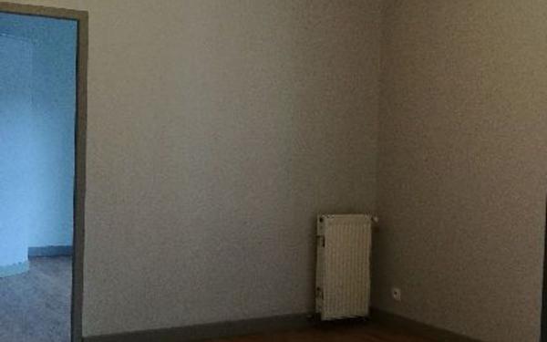 Appartement à louer    1 pièce •  Annesse-et-Beaulieu