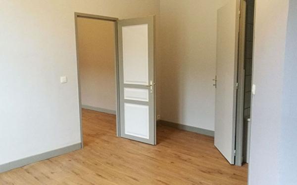 Appartement à louer    1 pièce •  Annesse-et-Beaulieu